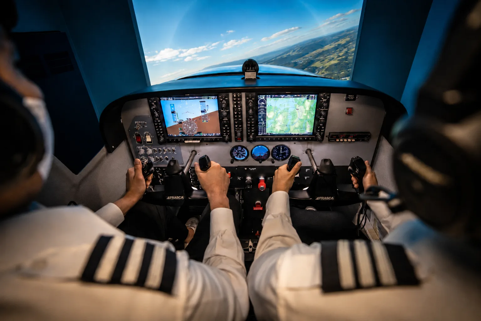 C172 G1000 조종석 훈련 장면